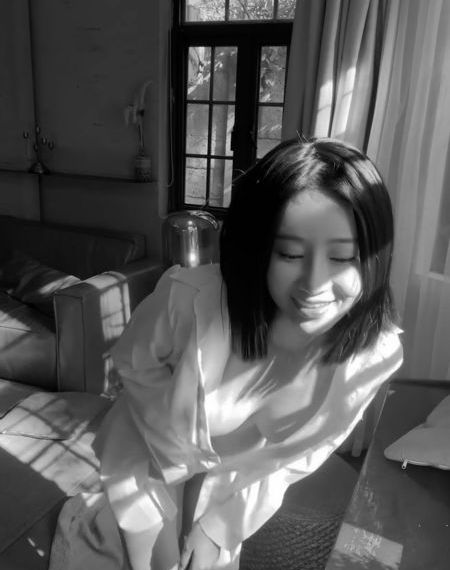 图书馆的女朋友完整版_4K最新电影在线观看